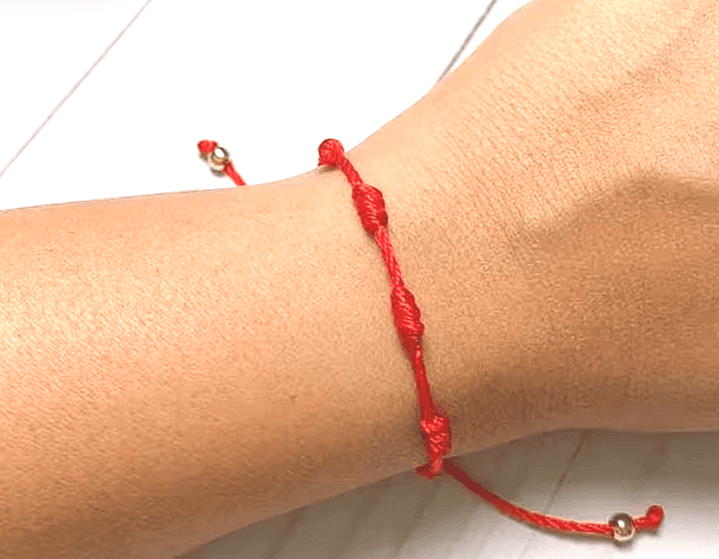 CINTA ROJA contra la envidia y energias oscuras