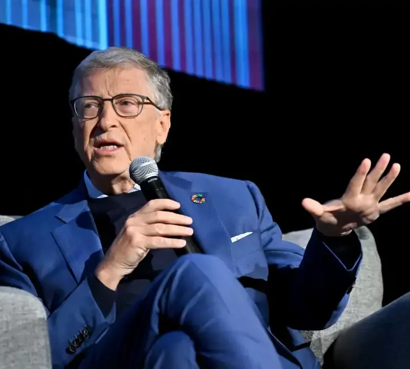 La Predicción de Bill Gates Sobre el Futuro del Trabajo, la Educación y la Medicina