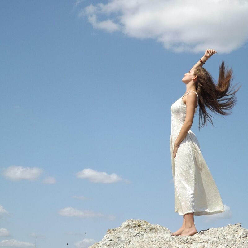 Imagen relacionada con ESCUCHA ESTO HOY, Frecuencia para Atraer Dinero Inesperado y Abundancia Infinita