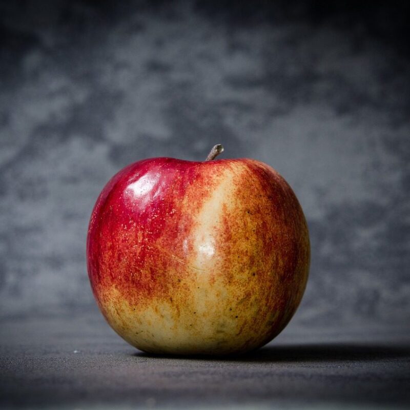 El Ritual de la Manzana, Un Símbolo de Prosperidad que Atrae Abundancia