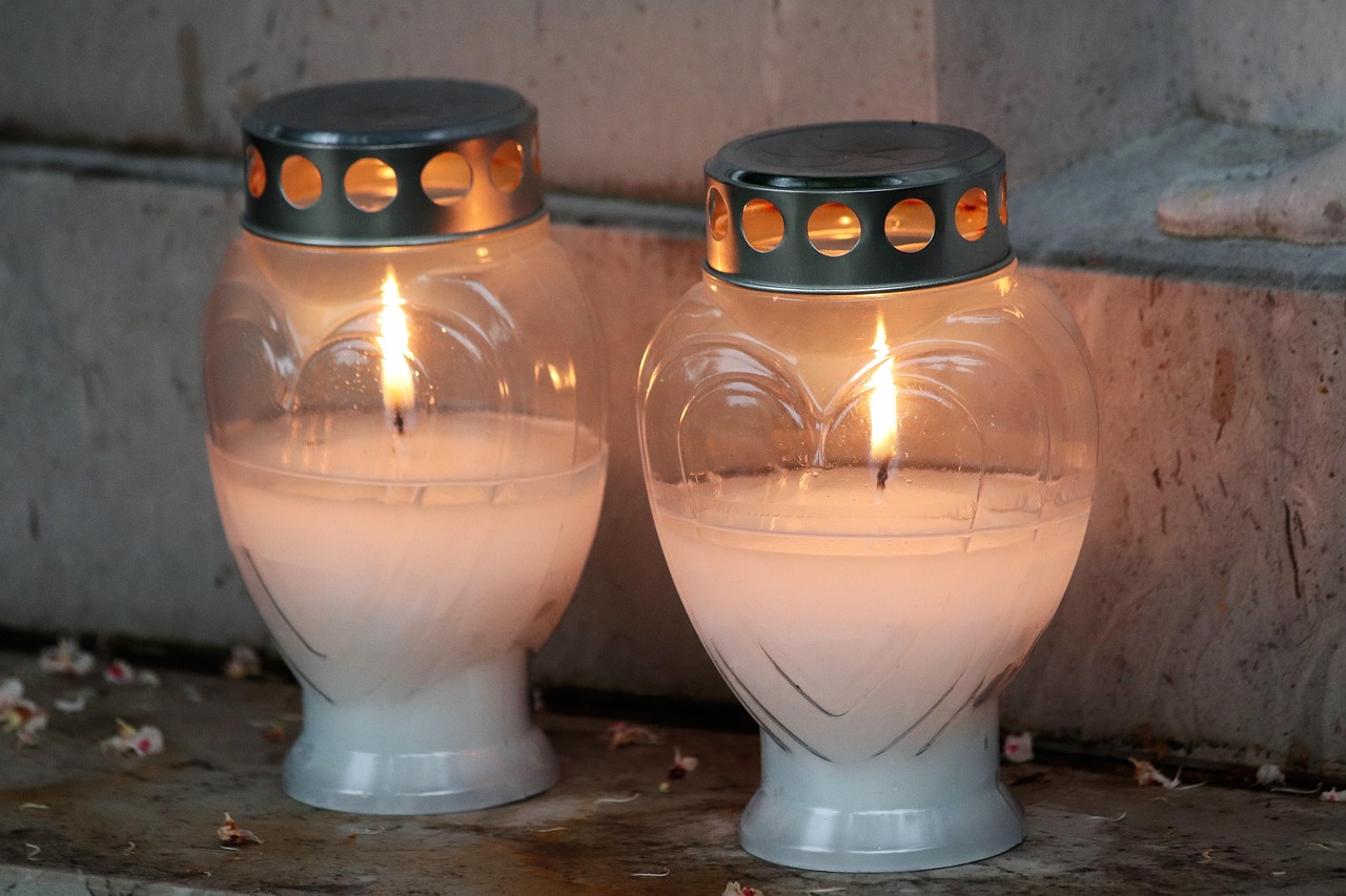 Rituales con velas para abrir caminos y atraer energía positiva – imagen 1 Imagen relacionada con Rituales con velas para abrir caminos y atraer energía positiva