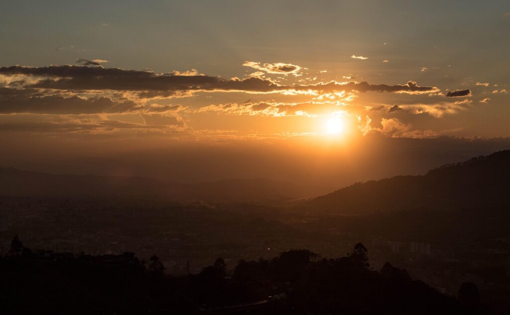 Soñar que vuelas: libertad, escape, expansión del ser – imagen 2 Imagen relacionada con Soñar que vuelas: libertad, escape, expansión del ser