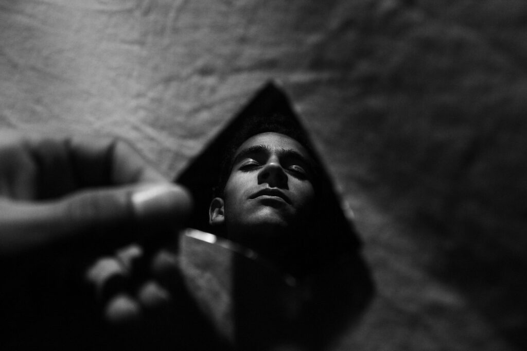 El Día del Espejo Ardiente: HOY Todo lo que Ocultas se Vuelve Visible – imagen 3 Imagen relacionada con El Día del Espejo Ardiente: HOY Todo lo que Ocultas se Vuelve Visible